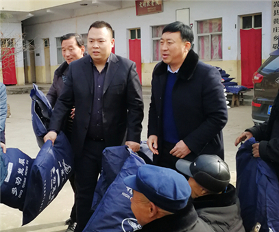 民建“組團(tuán)”慰問，企業(yè)送溫暖到家